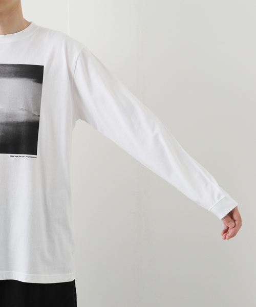 JOURNAL STANDARD（ジャーナルスタンダード）の「【THE DAY PHOTOGRAPHY×Yoo Hoo Store】PEAK L/S TEE（Tシャツ/カットソー・メンズ・ホワイト・MEDIUM/LARGE）」の4枚目の写真