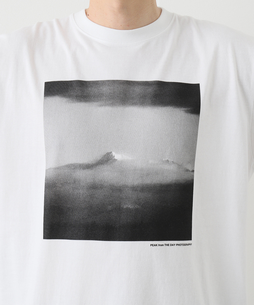 JOURNAL STANDARD（ジャーナルスタンダード）の「【THE DAY PHOTOGRAPHY×Yoo Hoo Store】PEAK L/S TEE（Tシャツ/カットソー・メンズ・ホワイト・MEDIUM/LARGE）」の14枚目の写真