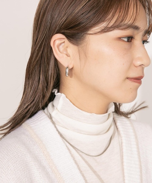 KBF(ケイビーエフ)の「クォーターサークルピアス(ピアス(両耳用)・レディース・シルバー/ゴールド・ONE)」の4枚目の写真