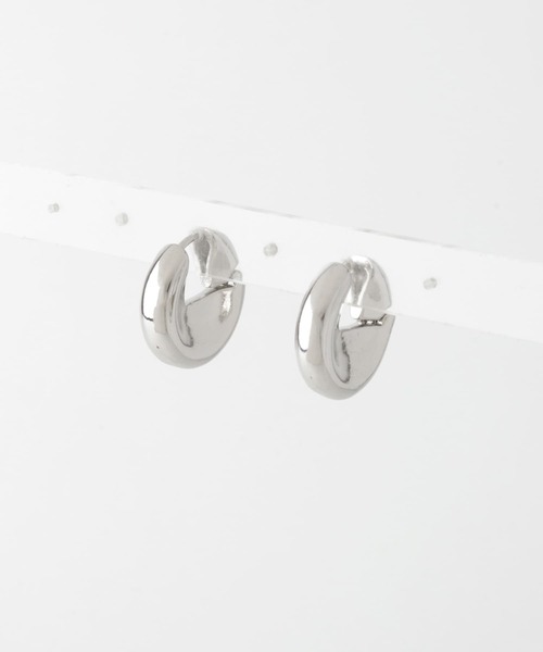 KBF(ケイビーエフ)の「クォーターサークルピアス(ピアス(両耳用)・レディース・シルバー/ゴールド・ONE)」の7枚目の写真