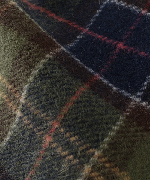 Barbour（バブアー）の「【BARBOUR/バブアー】Tartan lambswool scarf/タータンチェック ラムズウール スカーフ/マフラー（マフラー・メンズ・レッド系/グレー系/ベージュ系/カーキ系/グリーン系/グリーン系1/ネイビー系/ネイビー系1/カーキ系1/レッド系1・FREE）」の18枚目の写真