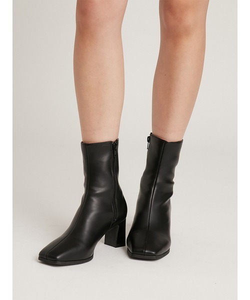 SNIDEL(スナイデル)の「スクエアショートブーツ(ブーツ・レディース・ブラック/ダークブラウン/モカ・SMALL/MEDIUM/LARGE)」の8枚目の写真