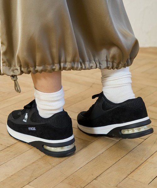 moz（モズ）の「moz(モズ)ワンポイントロゴエア入りクッションスニーカー（スニーカー・レディース・ホワイト/ライトブラウン/ライトグレー/ブラック/ブラック系その他・22.5cm/24.0cm/24.5cm/23.0cm/23.5cm）」の17枚目の写真
