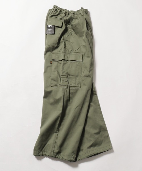 Alpha Industries(アルファインダストリーズ)の「ALPHA INDUSTRIES/アルファインダストリーズ SUPER WIDE CARGO カーゴパンツ ワイドパンツ(カーゴパンツ・メンズ・カーキ/オリーブ/ブラック・M/L/XL)」の4枚目の写真