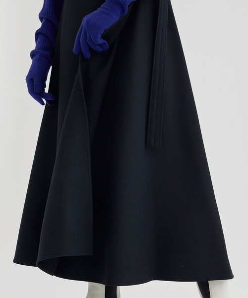 ATON（エイトン）の「【ATON / エイトン】SUPER 160S DOUBLE SAXONY WRAPPED SKIRT / スーパー160 ラップスカート（スカート・レディース・ブラック・1/2）」の5枚目の写真