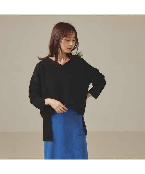 abahouse mavie（アバハウスマヴィ）の「ふわニットVネックプルオーバー（ニット/セーター・レディース・サックスブルー/ライトグレー/ブルー/ピンク/ダークベージュ/ブラック・フリー）」の2枚目の写真