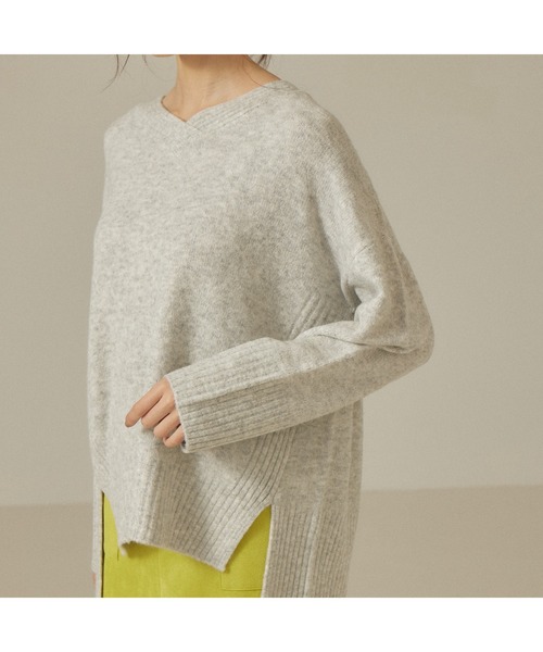 abahouse mavie（アバハウスマヴィ）の「ふわニットVネックプルオーバー（ニット/セーター・レディース・サックスブルー/ライトグレー/ブルー/ピンク/ダークベージュ/ブラック・フリー）」の13枚目の写真