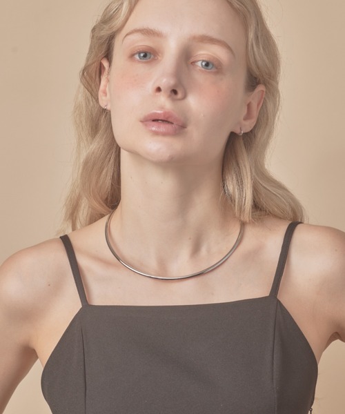 sowang（ソワン）の「メタル カーブ チョーカー ネックカフ（チョーカー・レディース・シルバー/ゴールド・FREE）」の6枚目の写真