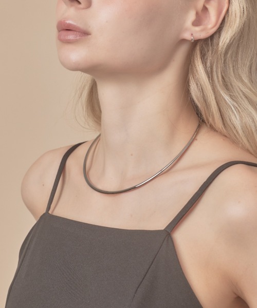 sowang（ソワン）の「メタル カーブ チョーカー ネックカフ（チョーカー・レディース・シルバー/ゴールド・FREE）」の9枚目の写真