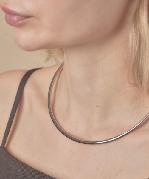 sowang（ソワン）の「メタル カーブ チョーカー ネックカフ（チョーカー・レディース・シルバー/ゴールド・FREE）」の10枚目の写真