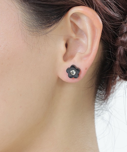 MARY QUANT（マリークワント）の「カラーメッキデイジー ピアス