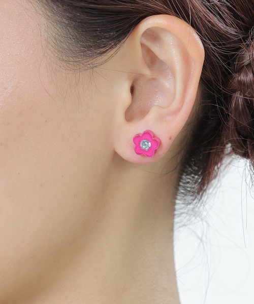 MARY QUANT（マリークワント）の「カラーメッキデイジー ピアス
