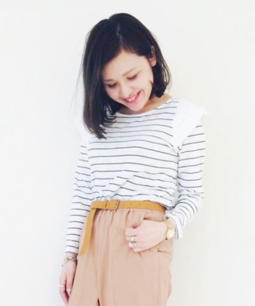 Kastane（カスタネ）の「【Kastane】断ち切り肩フリルプルオーバー（ニット/セーター・レディース・ネイビー/ホワイト/グレー・FREE）」の2枚目の写真