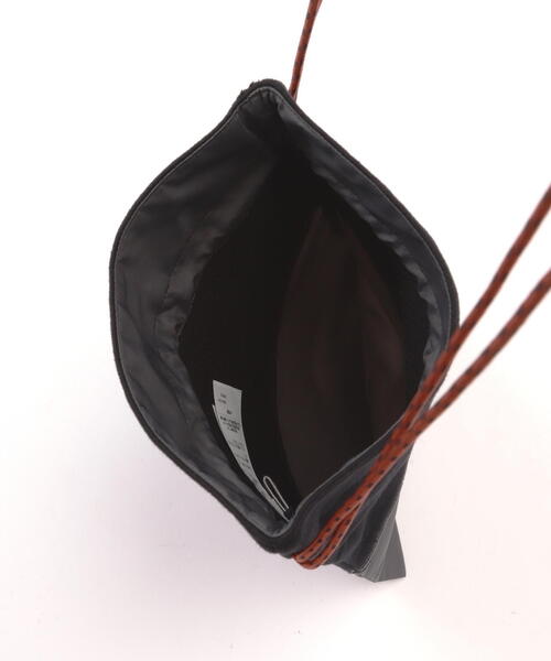 AVIREX（アヴィレックス）の「《WEB&DEPOT限定》SWEAT DRAWSTRING BAG/ スウェットドローストリング巾着バッグ（ショルダーバッグ・レディース・グレー/ブラック・FREE）」の10枚目の写真