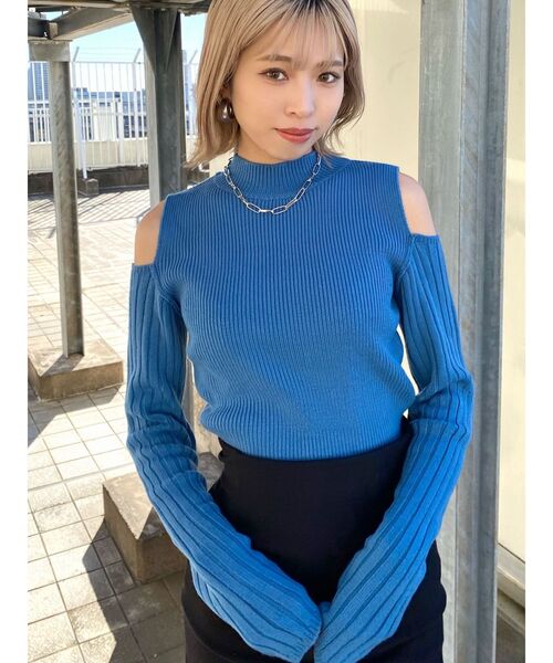 EMODA（エモダ）の「ショルダーオープンニット（ニット/セーター・レディース・グレー/ブラック/ブルー・FREE）」の3枚目の写真