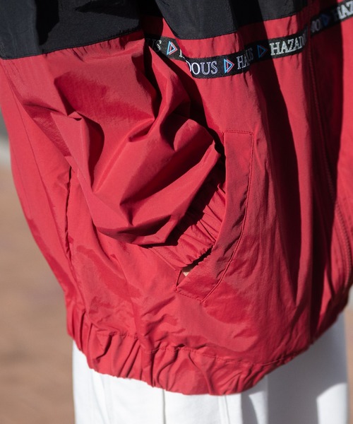 JOHN'S CLOSET(ジョンズクローゼット)の「【13】ナイロン オーバーサイズ スタンドジャケット(ナイロンジャケット・メンズ・レッド/オフホワイト/ブラック・MEDIUM/LARGE)」の18枚目の写真