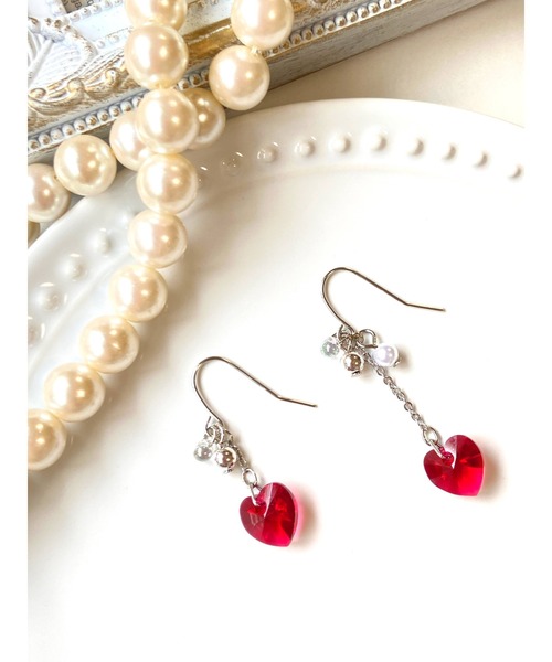 tone(トーン)の「【MUURABBTI】真っ赤なハートのゆらゆらピアス(MA)(ピアス(両耳用)・レディース・ゴールド/シルバー・FREE)」の2枚目の写真