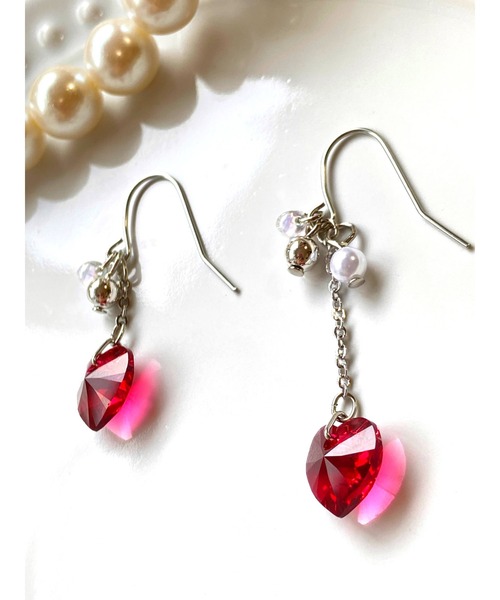tone(トーン)の「【MUURABBTI】真っ赤なハートのゆらゆらピアス(MA)(ピアス(両耳用)・レディース・ゴールド/シルバー・FREE)」の10枚目の写真