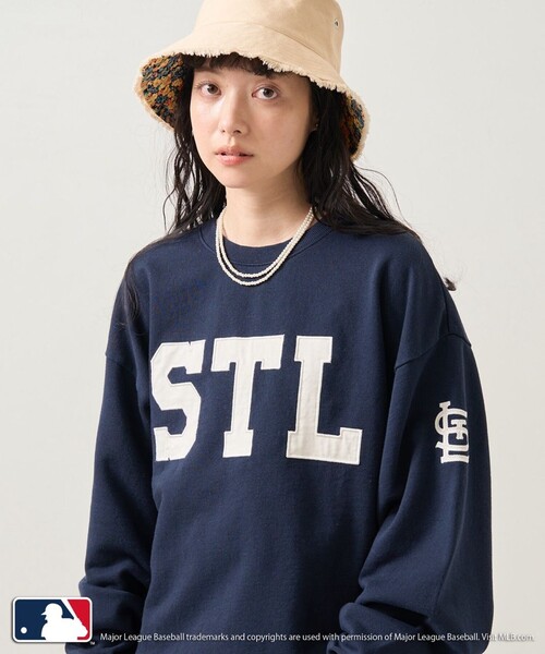 FREAK'S STORE（フリークスストア）の「MLB × FREAK'S STORE/エムエルビー MLB サテンロゴスウェット（スウェット・レディース・オフホワイト/ナチュラル/グレー/ネイビー・ﾌﾘ-）」の4枚目の写真