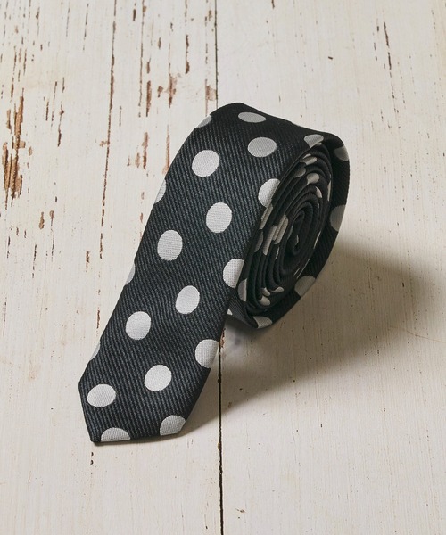 ADPOSION（アドポーション）の「レジメンナロータイ / ビッグドット柄ナロータイ（ネクタイ・メンズ・ブラック系4/ブラック系3/ブラック系2/シルバー系1/ネイビー系1/ブラック系1/ワイン系1・FREE）」の3枚目の写真