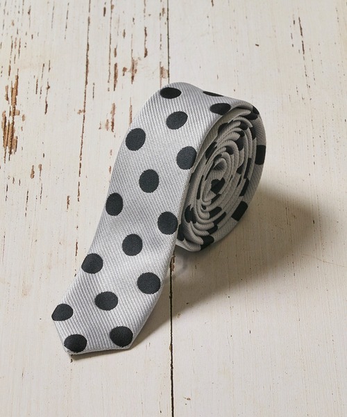ADPOSION（アドポーション）の「レジメンナロータイ / ビッグドット柄ナロータイ（ネクタイ・メンズ・ブラック系4/ブラック系3/ブラック系2/シルバー系1/ネイビー系1/ブラック系1/ワイン系1・FREE）」の7枚目の写真