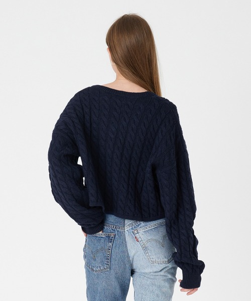 Levi's（リーバイス）の「Levi's/リーバイス クロップド セーター ネイビー NIGHTWATCH BLUE（ニット/セーター・レディース・ブルー・S/M/XS）」の2枚目の写真