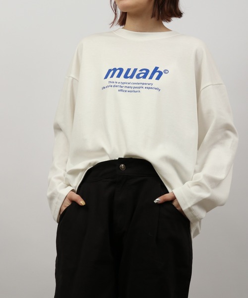 muahmuah（ムーアムーア）の「MUAHMUAH シグネチャー グラフィック長袖Tシャツ（Tシャツ/カットソー・レディース・インディゴブルー/ホワイト・FREE）」の2枚目の写真