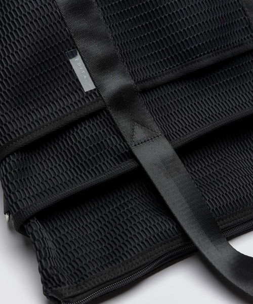 EDITA.(エディータ)の「洗濯機で洗える Washable stylish tote bag 軽量 / A4収納(ショルダーバッグ・レディース・ブラック/チャコールグレー・FREE)」の18枚目の写真