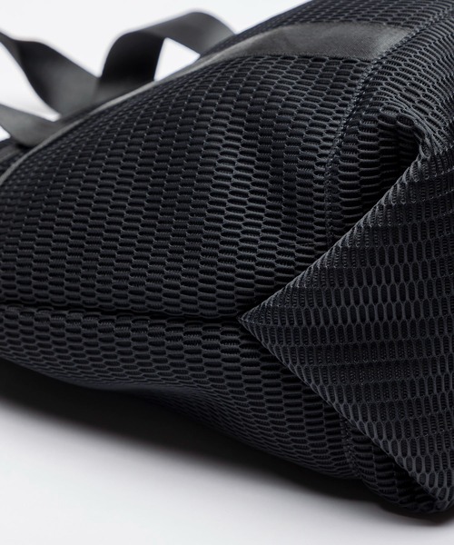 EDITA.(エディータ)の「洗濯機で洗える Washable stylish tote bag 軽量 / A4収納(ショルダーバッグ・レディース・ブラック/チャコールグレー・FREE)」の20枚目の写真