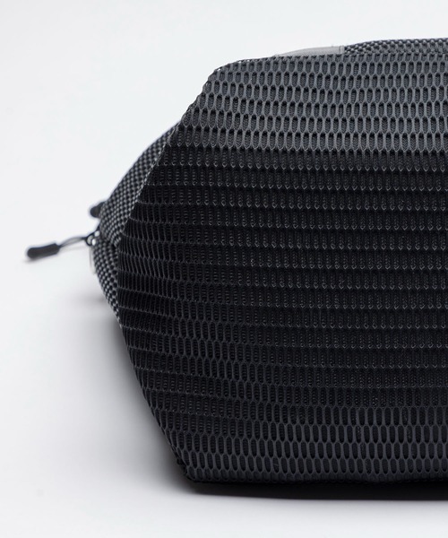 EDITA.(エディータ)の「洗濯機で洗える Washable stylish tote bag 軽量 / A4収納(ショルダーバッグ・レディース・ブラック/チャコールグレー・FREE)」の21枚目の写真