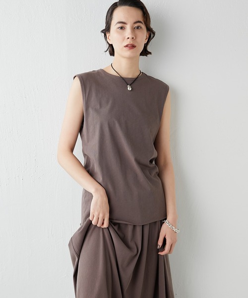 Whim Gazette(ウィムガゼット)の「フレンチスリーブプルオーバー(Tシャツ/カットソー・レディース・チャコールグレー/ベージュ/オフホワイト/ブルー/ライトベージュ/グレー・FREE)」の3枚目の写真