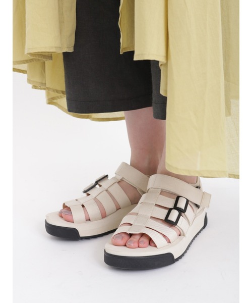 Samansa Mos2（サマンサ モスモス）の「フィッシュボーンスポーツサンダル（サンダル・レディース・オフホワイト/ブラック・MEDIUM/LARGE）」の2枚目の写真