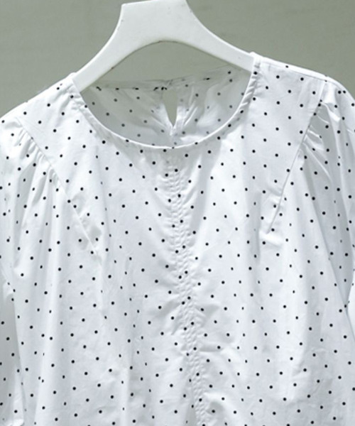 DAY CLOSET(デイ クローゼット)の「レディース 半袖フリルパフスリーブバックキリカエリボンブラウス(シャツ/ブラウス・レディース・ドット/ホワイト・ONE SIZE)」の9枚目の写真