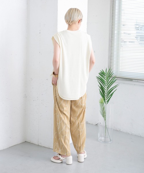 KBF(ケイビーエフ)の「ハニカムワッフルノースリーブカットソー(Tシャツ/カットソー・レディース・オフホワイト/カーキ/ブラック・ONE)」の10枚目の写真
