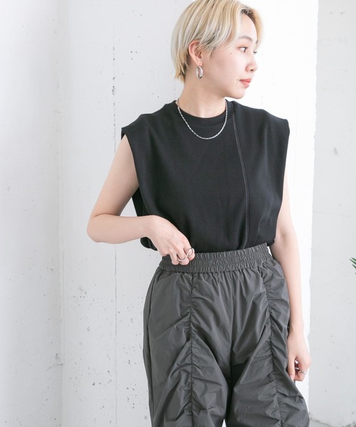 KBF(ケイビーエフ)の「ハニカムワッフルノースリーブカットソー(Tシャツ/カットソー・レディース・オフホワイト/カーキ/ブラック・ONE)」の12枚目の写真