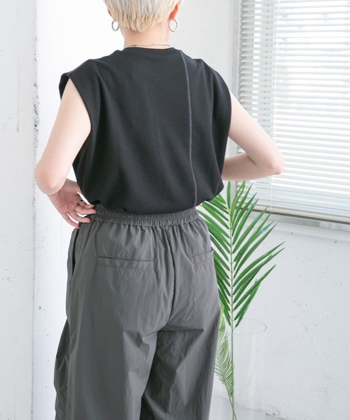 KBF(ケイビーエフ)の「ハニカムワッフルノースリーブカットソー(Tシャツ/カットソー・レディース・オフホワイト/カーキ/ブラック・ONE)」の15枚目の写真