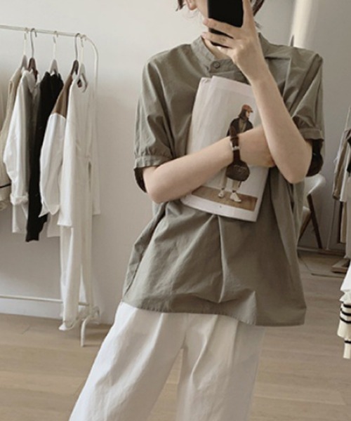 TONE SELECT GOODS(トーンセレクトグッズ)の「urbanfemine./プリーツシャツ U7051(シャツ/ブラウス・レディース・カーキ/ベージュ/ホワイト・L/XL/M/X-LARGE)」の4枚目の写真