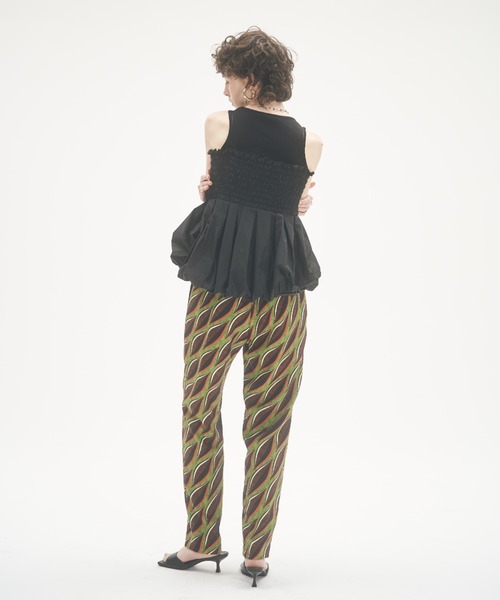 MECRE（メクル）の「シャーリングギャザーバルーンキャミソール（キャミソール・レディース・ブラック/グレー・FREE）」の6枚目の写真