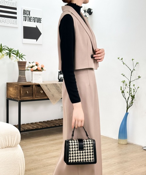 ECLIN(エクラン)の「ショート丈テーラージレ&ハイウエストロングスカートセットアップ(セットアップ・レディース・ブルー/グレイッシュベージュ/ブラック/ベージュ・S/M)」の9枚目の写真