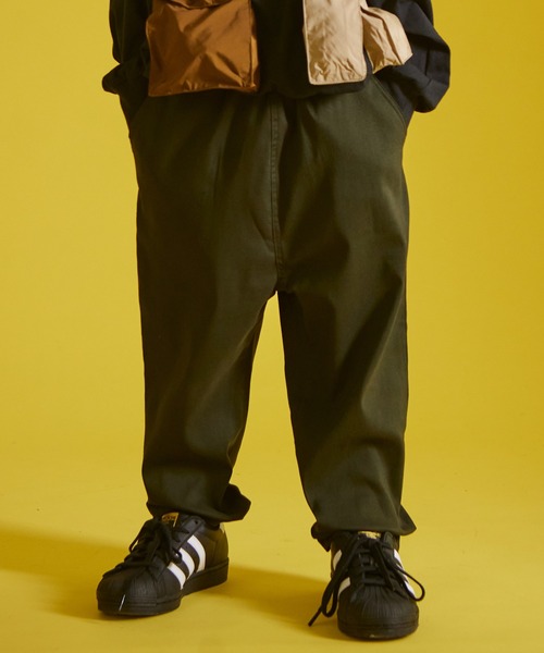 PAIRMANON STREET（ペアマノンストリート）の「ベーシック ワイド テーパード パンツ ストレッチ【PAIRMANON STREET】（カーゴパンツ・キッズ・ベージュ/ブラック/カーキ/レッド/ライトブルー/パープル/オリーブ/ネイビー/マスタード/ブルー系その他/ブラウン・120/140/150/130/90/110/100/160）」の4枚目の写真