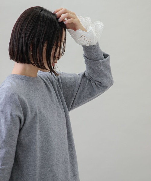 URBAN RESEARCH Sonny Label(アーバンリサーチサニーレーベル)の「2WAY袖スカラップスタンドカラーブラウス(シャツ/ブラウス・レディース・オフホワイト/ブルー系その他/ブラック・FREE)」の4枚目の写真