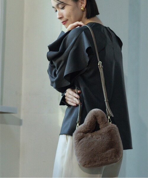 OPAQUE.CLIP（オペークドットクリップ）の「◆≪ヒルナンデス！で紹介≫ 2WAY/フェイクファーショルダーバッグ（ショルダーバッグ・レディース・チャコールグレー/ライトベージュ/ブラウン系/ブルー・00）」の11枚目の写真