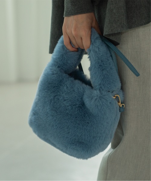 OPAQUE.CLIP（オペークドットクリップ）の「◆≪ヒルナンデス！で紹介≫ 2WAY/フェイクファーショルダーバッグ（ショルダーバッグ・レディース・チャコールグレー/ライトベージュ/ブラウン系/ブルー・00）」の4枚目の写真