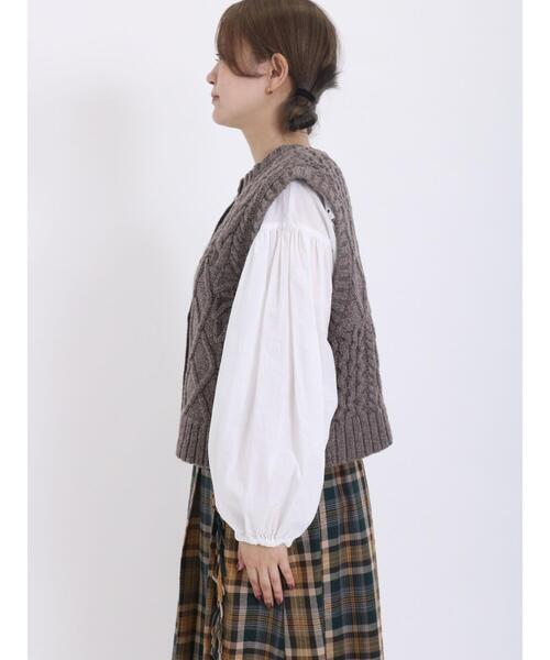 Samansa Mos2（サマンサ モスモス）の「【FluffyWoolBlend】前後着ニットベスト（ベスト・レディース・オフホワイト/モカ/チャコールグレー/レッド・F）」の21枚目の写真