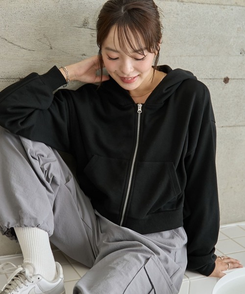 WEGO(ウィゴー)の「WEGO/ショートジップパーカー(パーカー・レディース・ブラック/アイボリー/杢グレー/ブラック系その他/ホワイト系その他・FREE)」の4枚目の写真