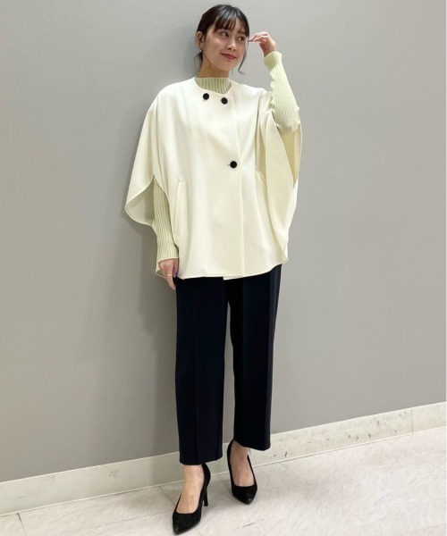 CAST:（キャストコロン）の「【イチオシ/セットアップ】ラウンドフォルムジャージージャケット（ノーカラージャケット・レディース・オフホワイト/ブラック・M）」の6枚目の写真