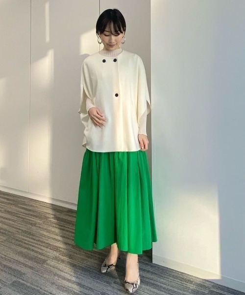 CAST:（キャストコロン）の「【イチオシ/セットアップ】ラウンドフォルムジャージージャケット（ノーカラージャケット・レディース・オフホワイト/ブラック・M）」の7枚目の写真