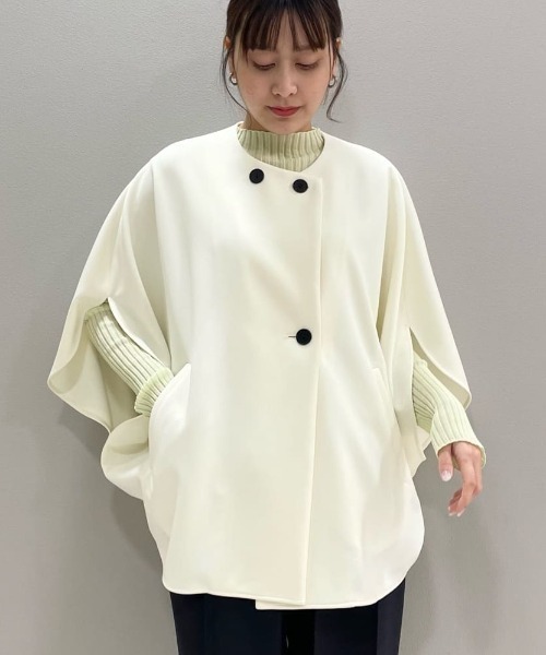 CAST:（キャストコロン）の「【イチオシ/セットアップ】ラウンドフォルムジャージージャケット（ノーカラージャケット・レディース・オフホワイト/ブラック・M）」の5枚目の写真