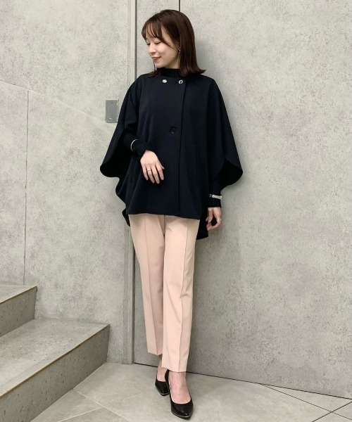 CAST:（キャストコロン）の「【イチオシ/セットアップ】ラウンドフォルムジャージージャケット（ノーカラージャケット・レディース・オフホワイト/ブラック・M）」の12枚目の写真