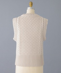 BLAMINKのカシミヤ100％ニットベスト BLAMINK（ブラミンク）の「PRE カシミヤケーブルベスト（ニット